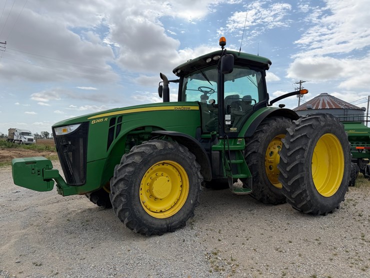 2012-john-deere-8285r-image-1