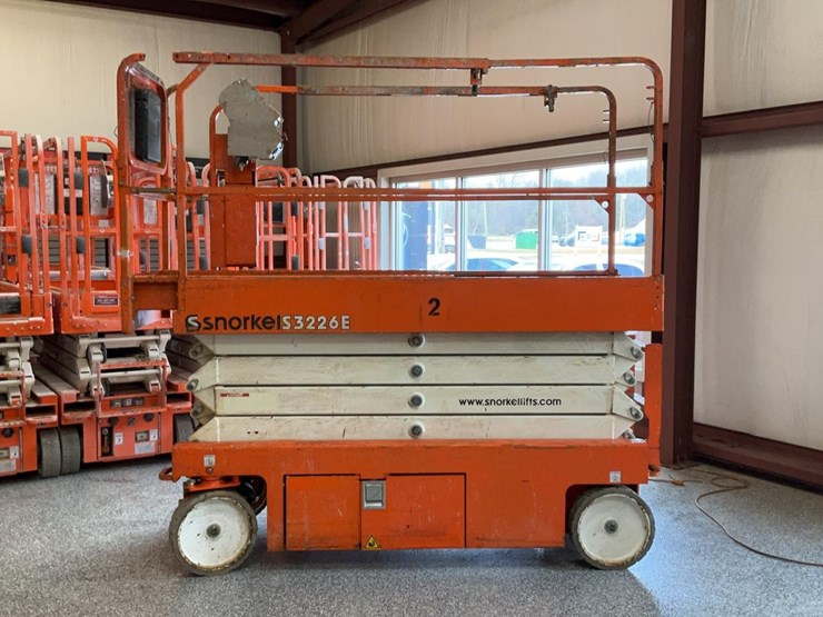 #404-•-2019-snorkel-26'-scissor-lift-image-3
