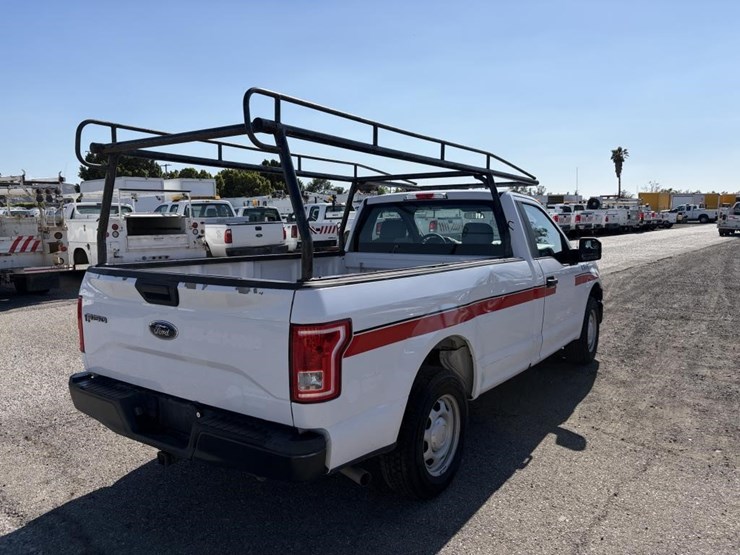 2017-ford-f150-xl-image-3