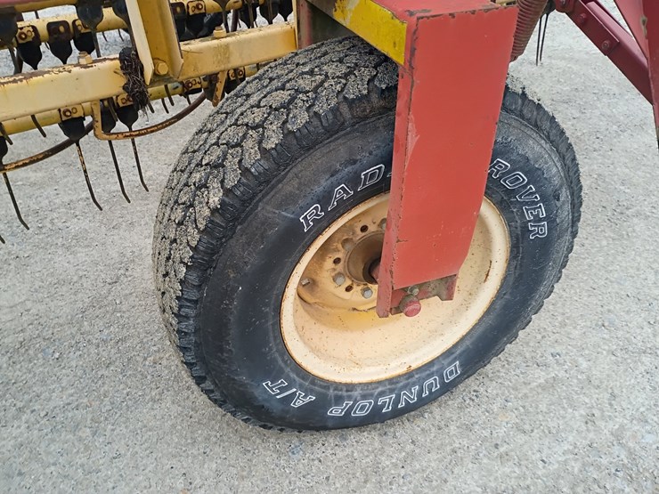 new-holland-216-image-20