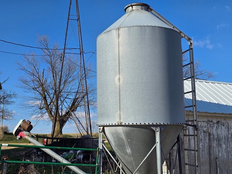 #569-•-wanye-feeds-2t-bulk-bin-image-3