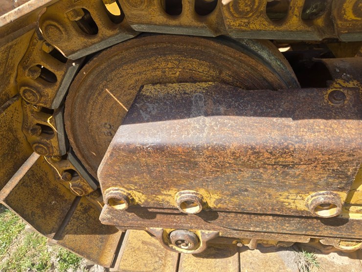 2014-caterpillar-953d-image-77