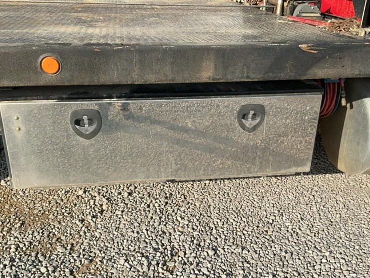 2021-peterbilt-337-image-62