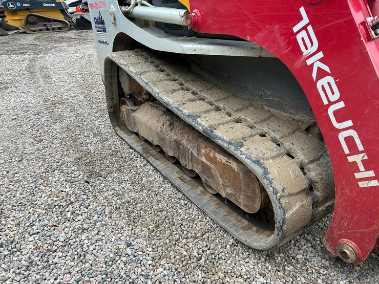 2017-takeuchi-tl12r2-image-12