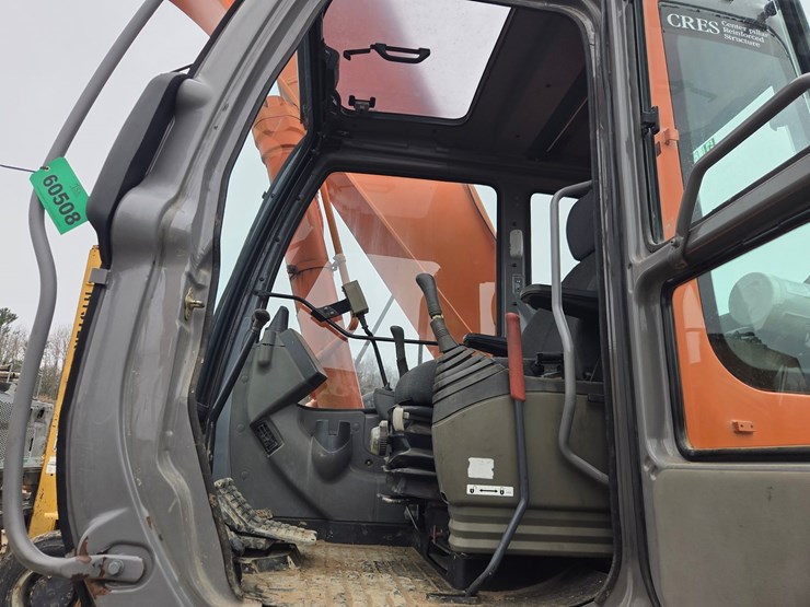 hitachi-zx330-lc-image-52