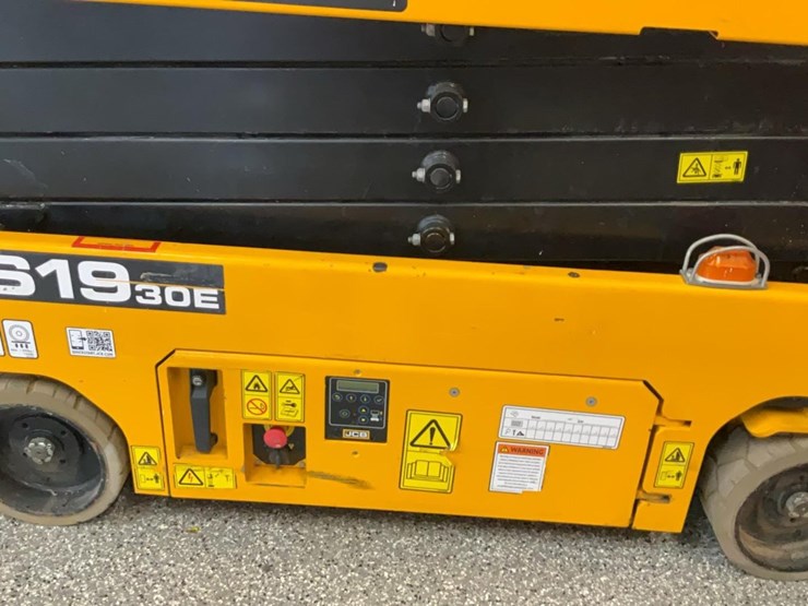 #407-•-jcb-s1930e-19'-scissor-lift-image-5
