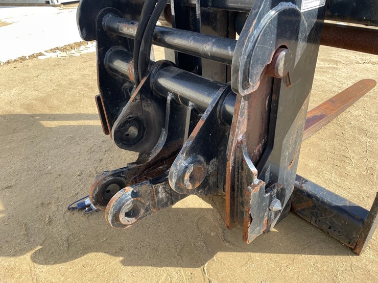 #7553-•-jlg-g5-telehandler-mast-and-forks-image-6