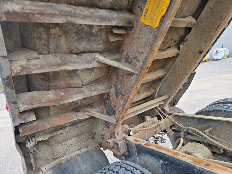 2003-mack-rd688s-image-43