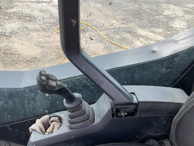 2021-jcb-215-image-15