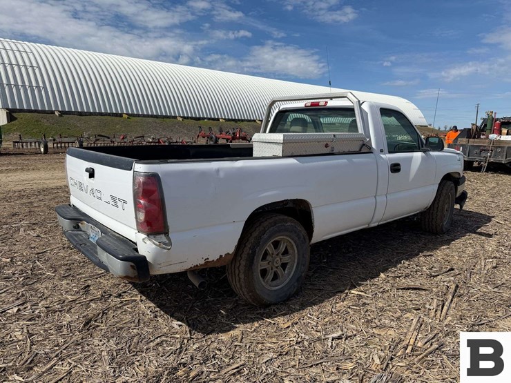2005-chevrolet-silverado-1500-image-5