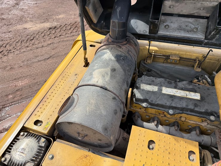 caterpillar-330d-image-80