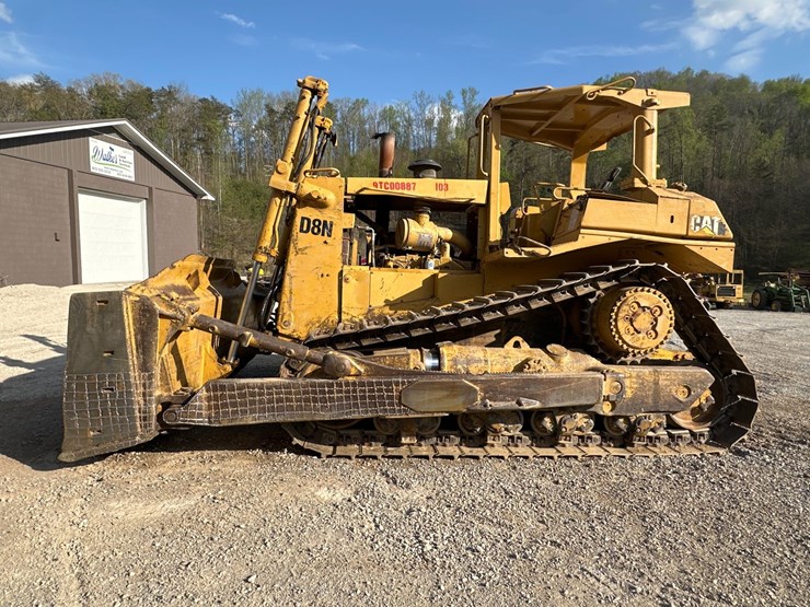 caterpillar-d8n-image-1