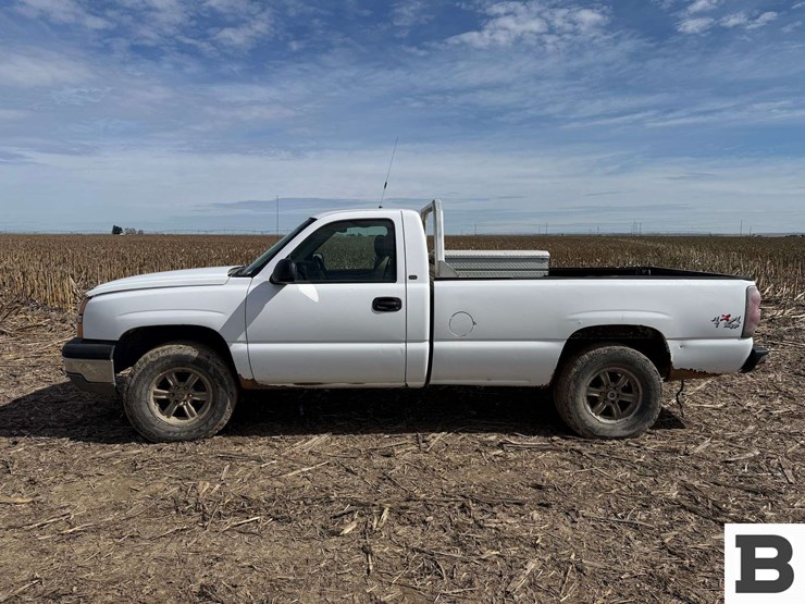 2005-chevrolet-silverado-1500-image-2