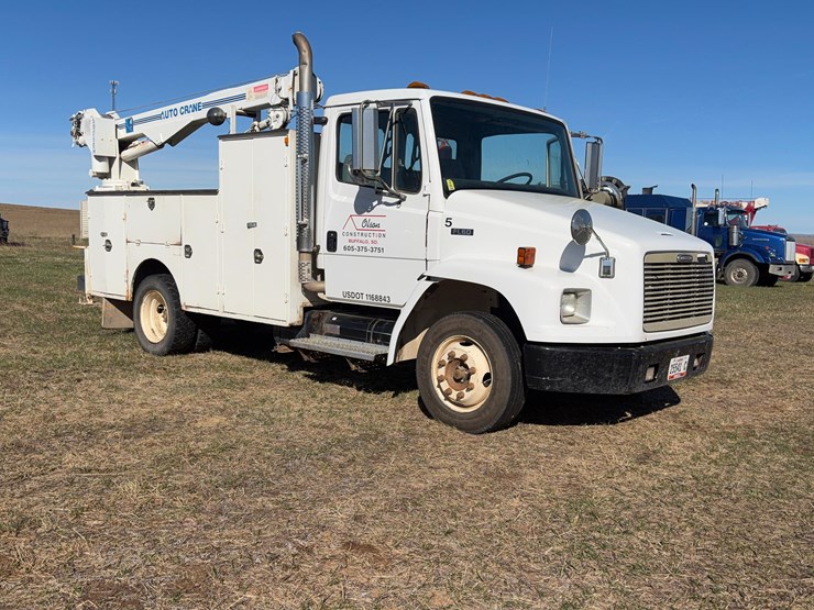 2000-freightliner-fl60-image-2