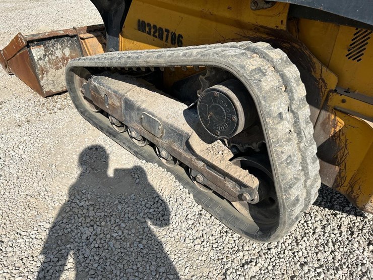 2021-deere-325g-image-16