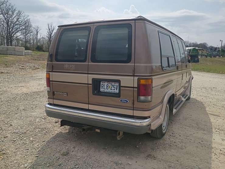 1992-ford-e150-image-8
