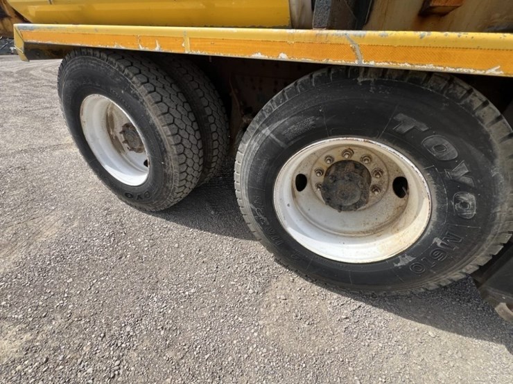 2007-sterling-l9500-image-25