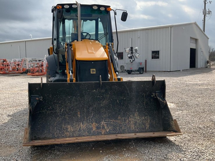 2023-jcb-3cx-image-9