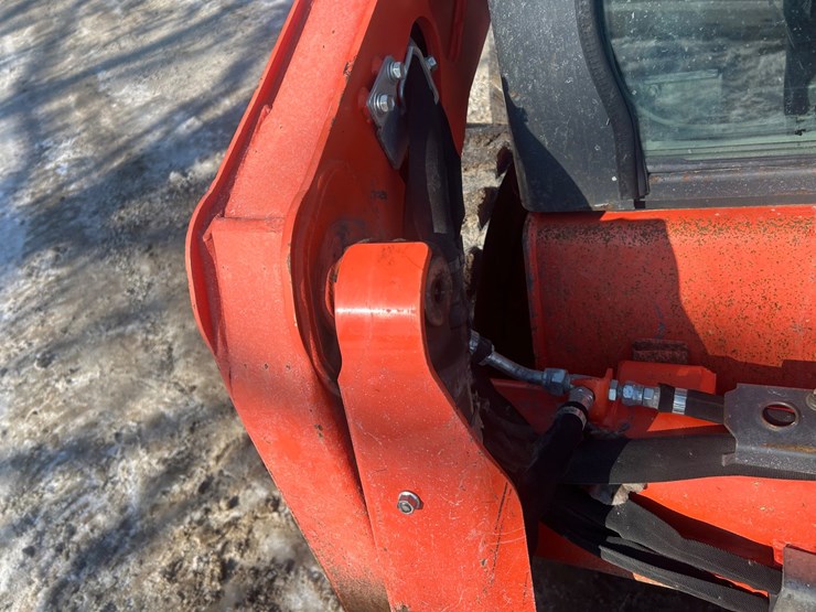 2018-kubota-ssv75-image-61