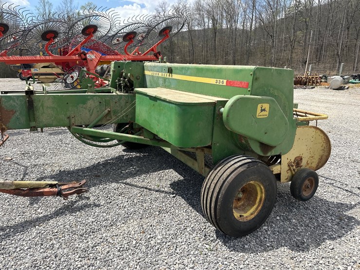 john-deere-336-image-3
