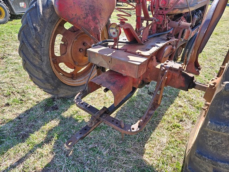 #526-•-farmall-h-tractor-image-14