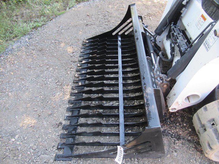 wildcat-72"-skid-steer-skeleton-bucket-image-2