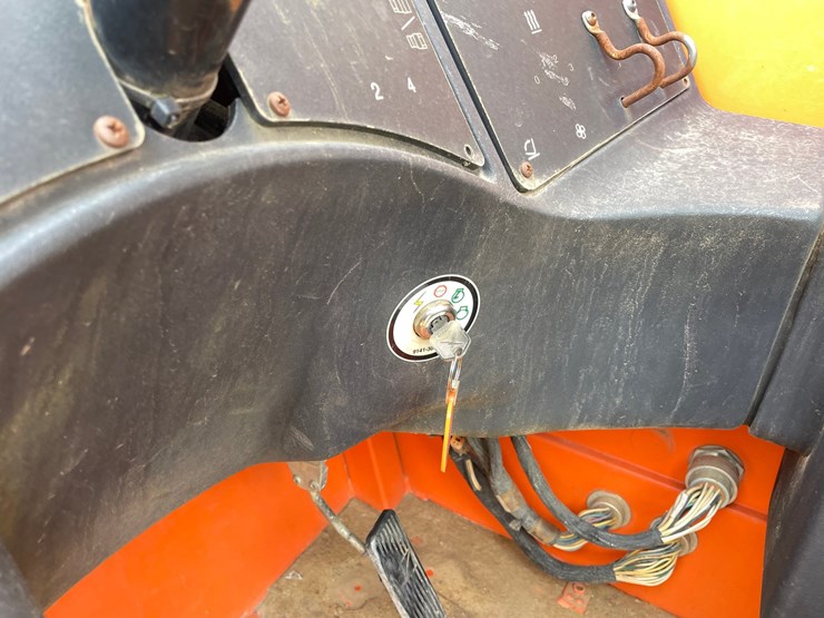 2014-jlg-g9-43a-image-69