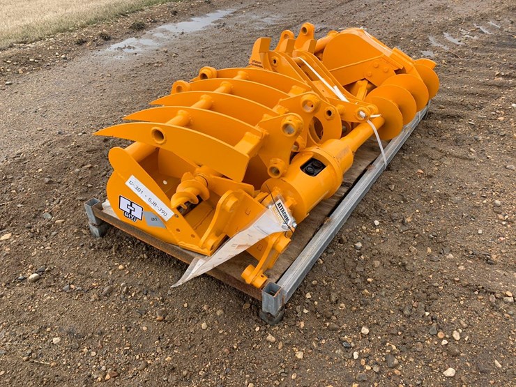 compact-excavator-attachments-image-1