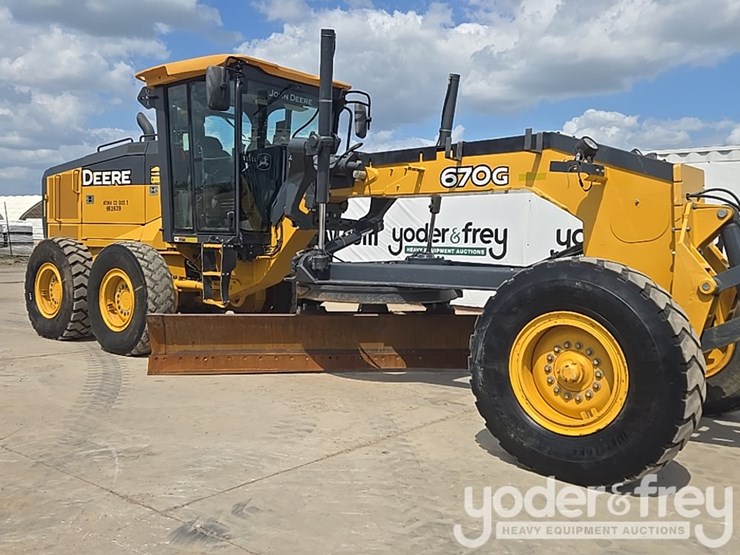 2019-deere-670g-image-16