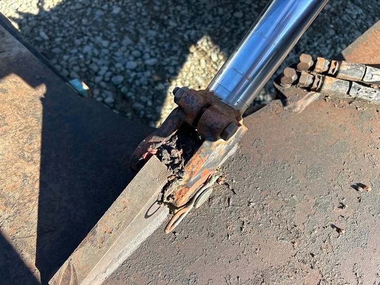 caterpillar-ch75-image-16