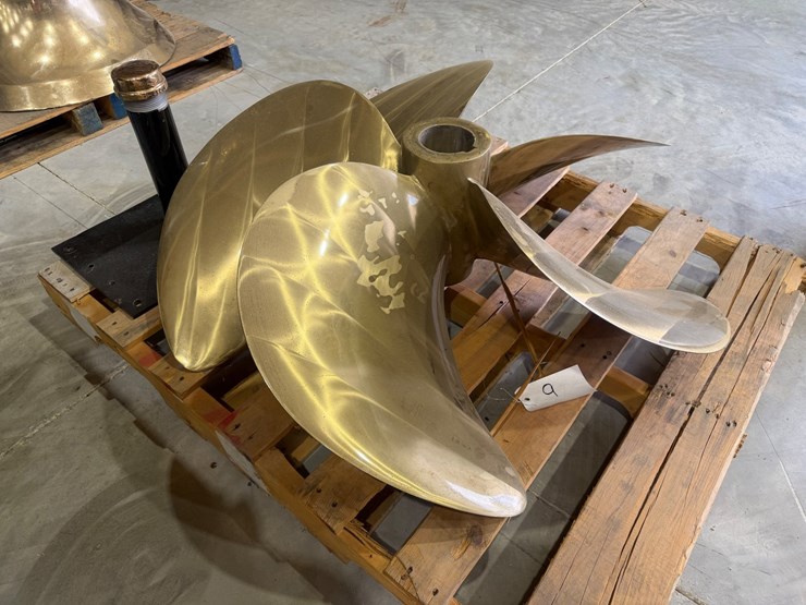 #9-•-40"-solid-brass-marine-propeller-image-4