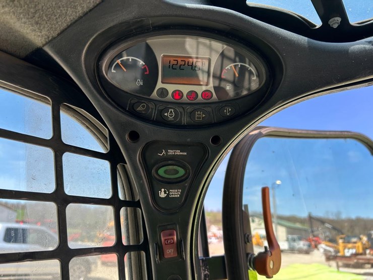 2019-bobcat-t590-image-21