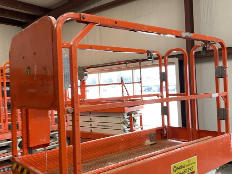 #425-•-2020-snorkel-19'-scissor-lift-image-26