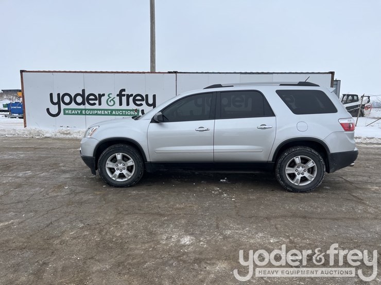 2012-gmc-acadia-image-3