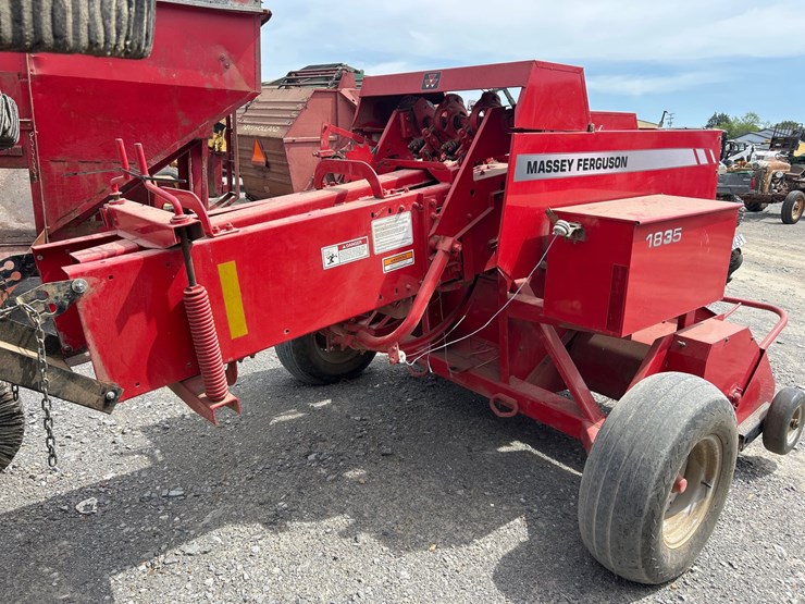 massey-ferguson-1835-image-9