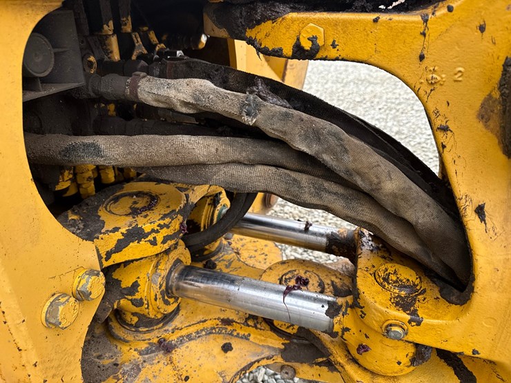 2001-deere-310sg-image-57