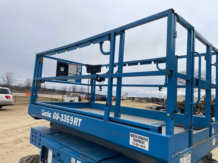 #7514-•-(s-2)-2012-genie-3369-rough-terrain-scissor-lift-image-13