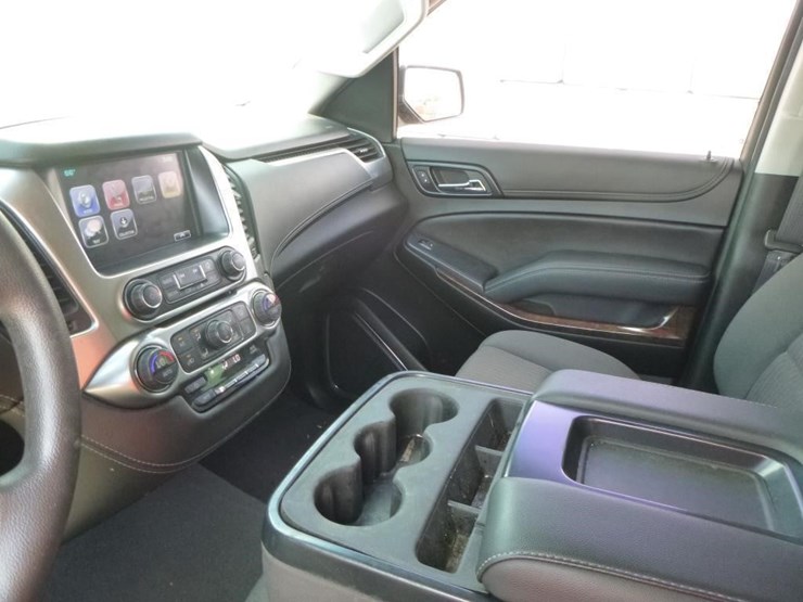 2019-chevrolet-tahoe-image-10