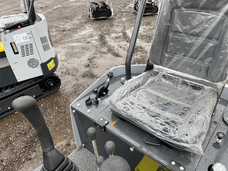 #3293-•-2026-ats-d12d-mini-excavator-image-12