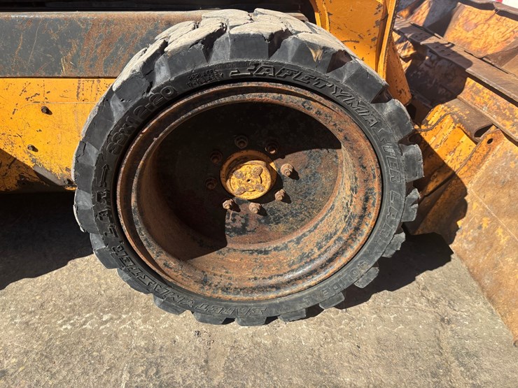 2011-case-sr220-image-54