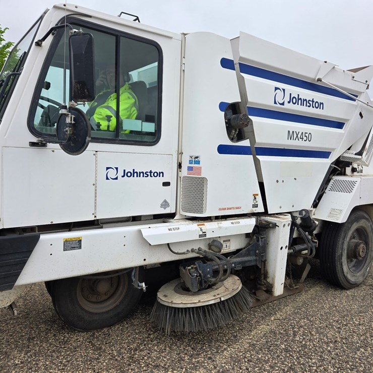 2004 JOHNSTON MX450