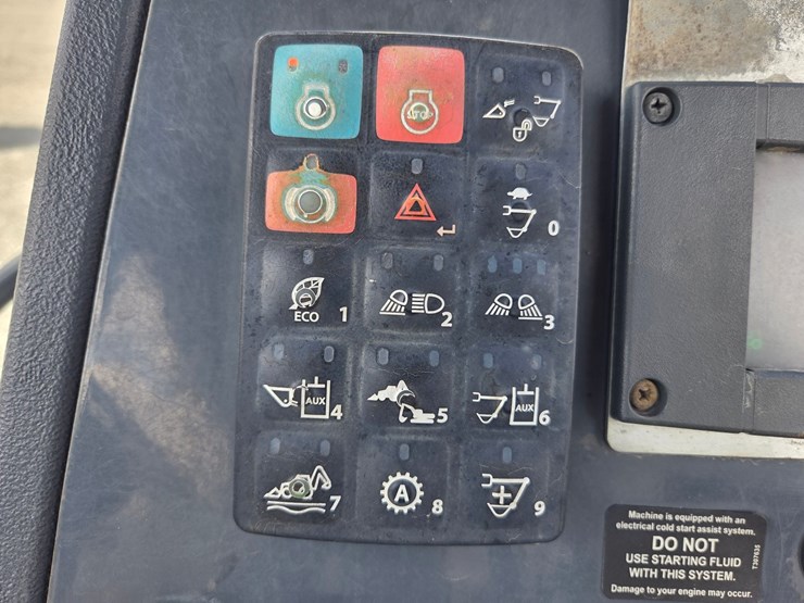 2019-deere-310-image-68