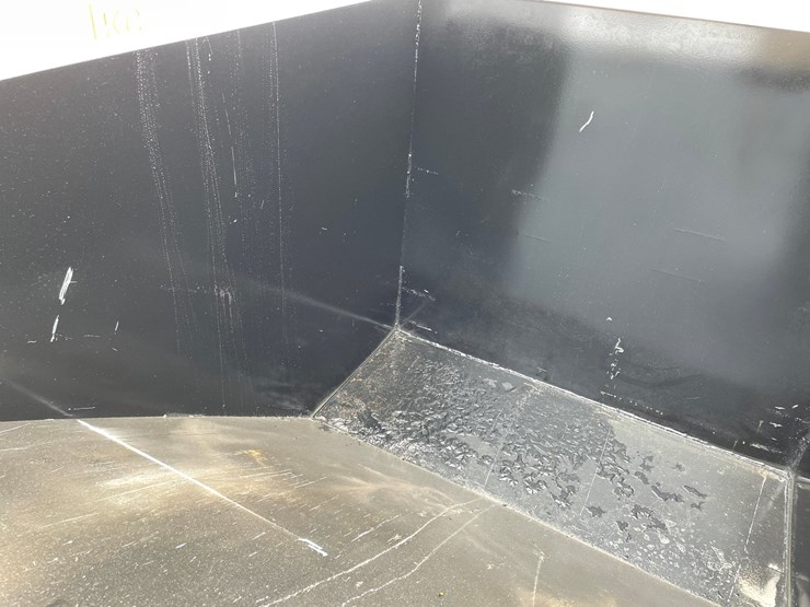 #2006-•-2-yard-skid-steer-mount-trash-hopper-image-9