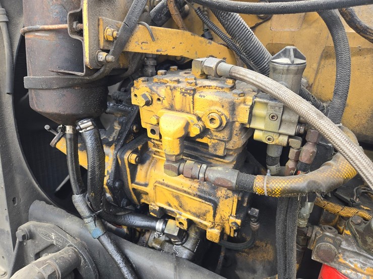 2000-peterbilt-379-image-33