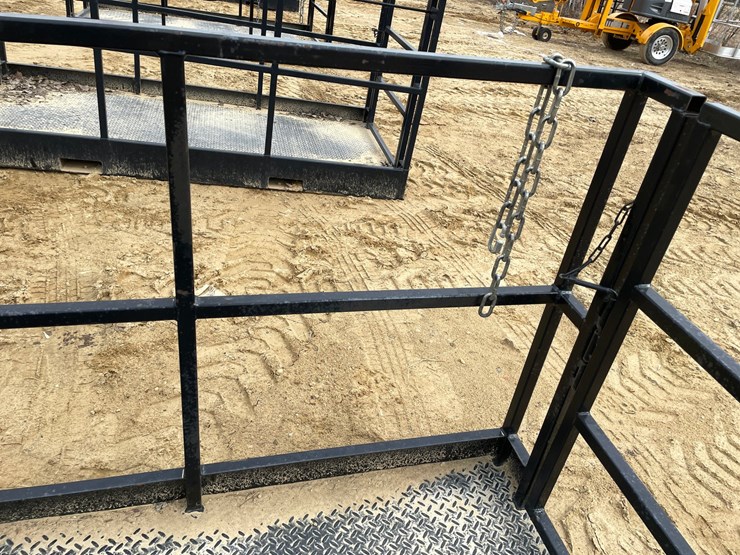 #7535-•-8'-work-platform-with-fork-pockets-image-8