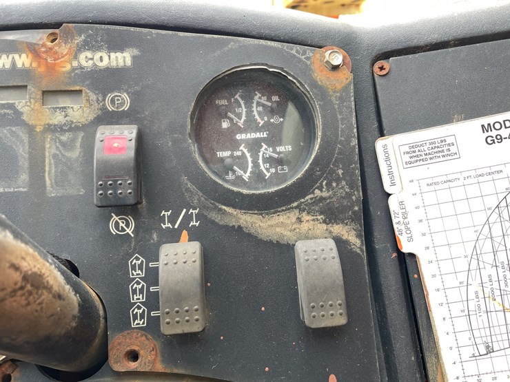 2005-jlg-g9-43a-image-57