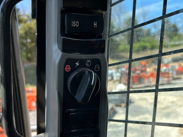 2023-case-tv450b-image-43