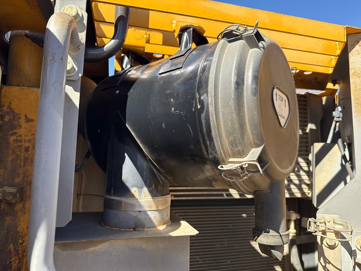 2009-deere-225-lc-image-53