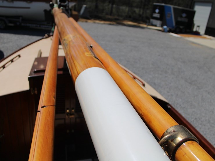 #9545-•-grimmalkin-–-18'-fenwick-williams-classic-wooden-catboat-w/-trailer-image-49