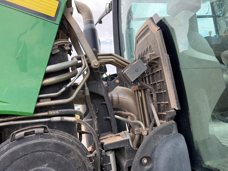 2012-john-deere-8285r-image-45